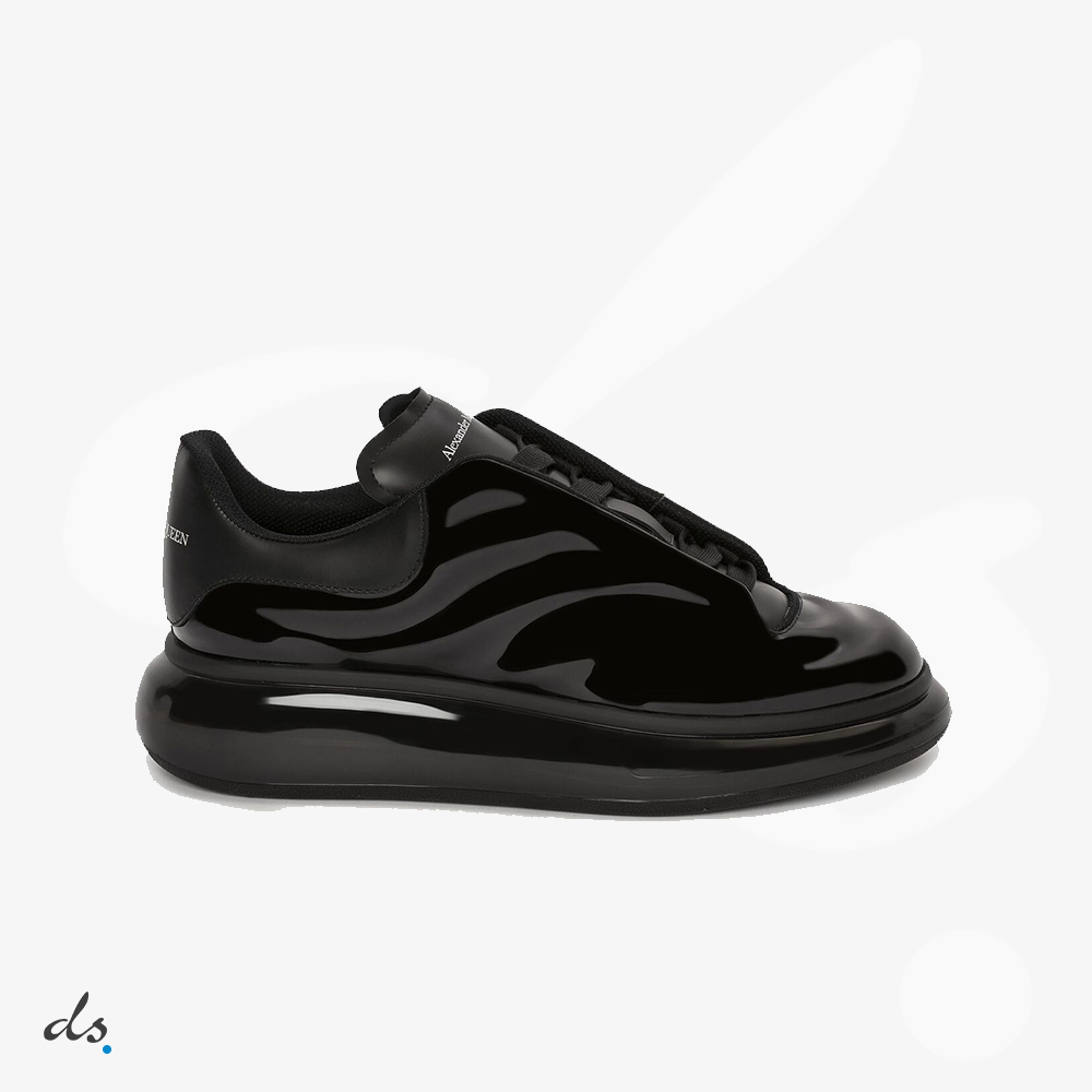Alexander McQueen Oversized Sneaker in Black (0)
